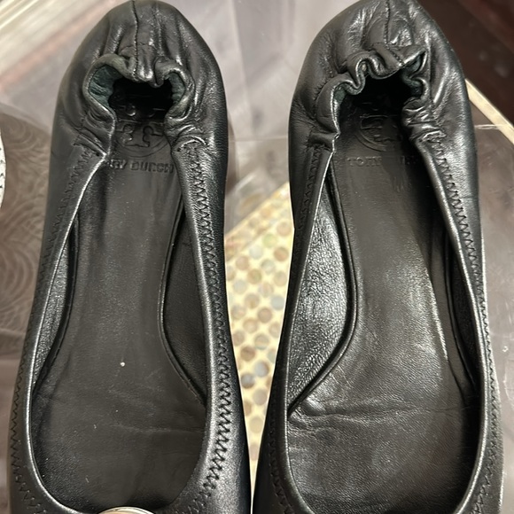 Tory Burch Minnie Travel Perfect Black & Silver Ballet Flats - Picture 4 of 13